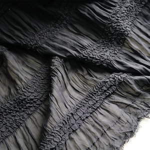 Weicher plissierter Chiffon-schwarzer Spitzenstoff, gestreifter gekräuselter Stoff für Cupcake-Kleid, Partykleid, Abendabschlussball, Spitzenoberteil