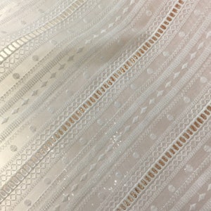 Tissu à fleurs brodé à rayures unique, tissu en coton géométrique à pois pour robe de plage bohème, haut en dentelle, robe de mariée, d'un mètre