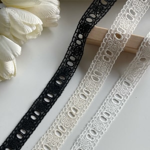 Narrow Cotton lace Embroidery Scallop Trim, Inserted Mesh Flowers Cotton trim for Projects, Bodice Decor, DIY crafts, Sewing Crafts