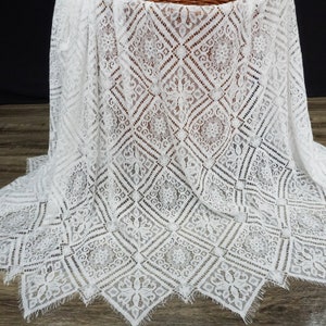 Weiches geometrisches Muster Spitzenstoff, Französische Wimpernspitze, Alencon Schnur Chantilly Stoff für Hochzeitszeremonie Kleid, Boho Brautkleid, 1 Meter