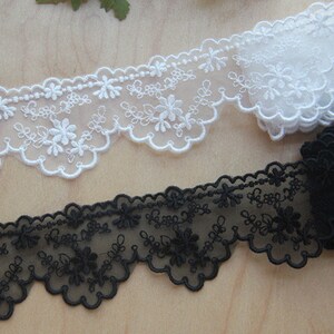 Chic Embroidered Floral Tulle Lace Trim in Off White for Wedding Dress, Bridal Veil, Lace Dress, lingerie, Costume design, By 2 Yards