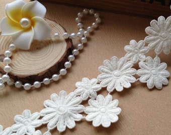 Cotton Lace Trim in Off White, Daisy flower lace trim for Wedding Dress Supplies Costume Design Daisy Applique, By 2 yards