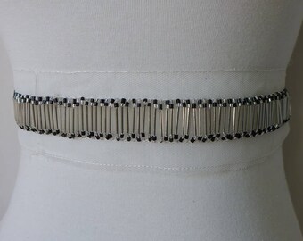 Aplique de encaje con cuentas para vestidos de novia, cinturones de boda, fajas, diademas y diseño de joyas. 5 cm de ancho por 1 yarda.