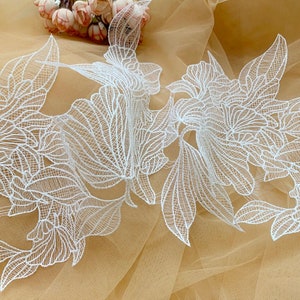 Venice Leaf Bridal Lace Trim in Off white, Delicate Floral Trim Lace For Veil Supply Design, Crop Top Wedding Costume Supplies, By 1 Yard
