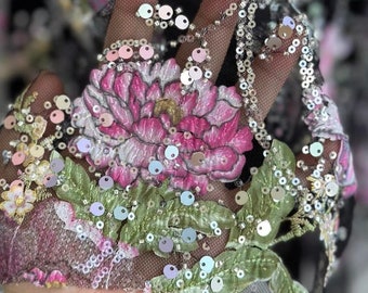Broderad färgglad lotusspets med kraftiga paljetter, pärlblommaapplikation för coutureklänning, aftonklänning, fest, 1 yard