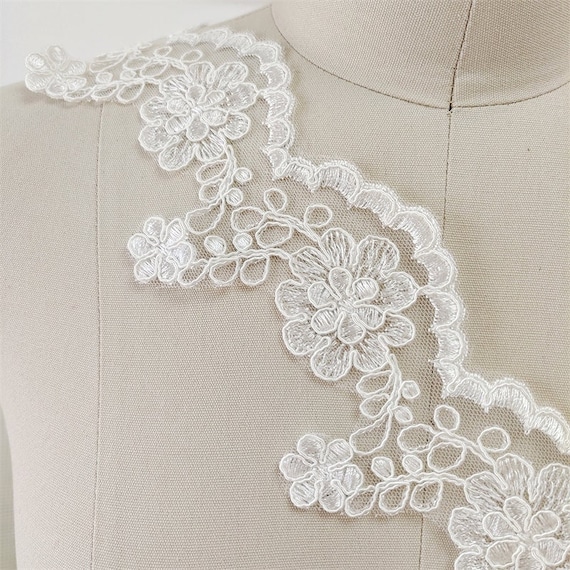 Floral Alencon Cord Lace Trim in off White, Scallop Border Lace Trim for  Wedding Veil, Bridal Dress, Appliques, Lace Collar, by 1 Yard - Etsy