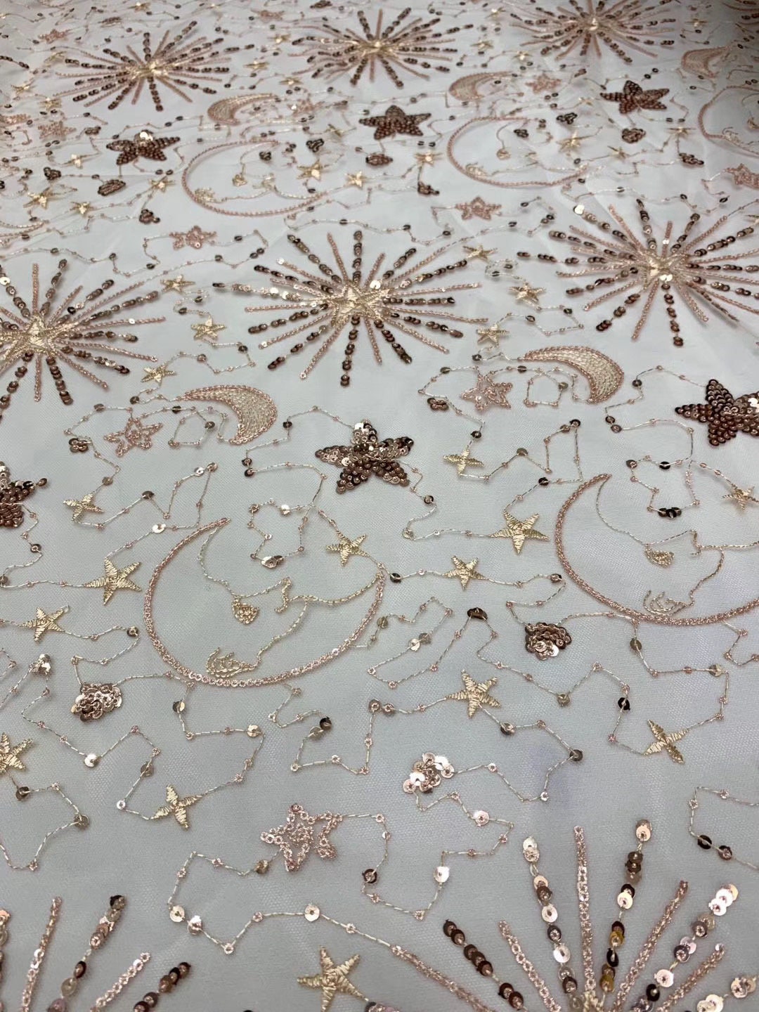 Tela de encaje con estrellas y lentejuelas brillantes de galaxia, tul blanco + tela de tul con cuentas de lentejuelas plateadas para graduación, vestido de novia, vestido de tutú, fiesta, 1 yarda
