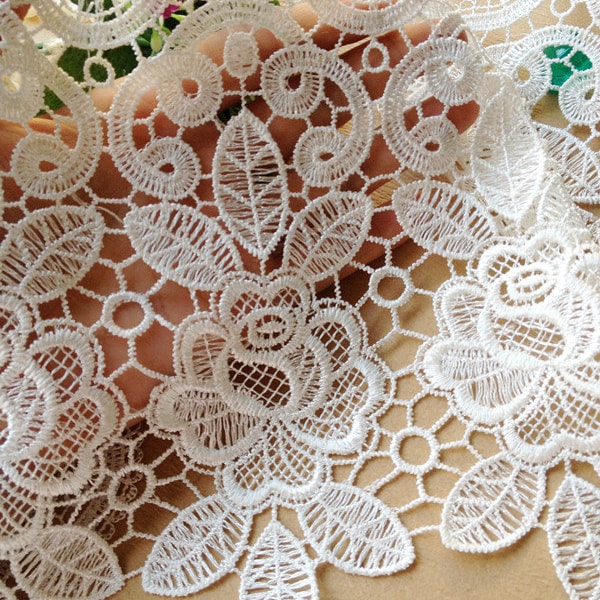 Venice Lace Wide Rose Design Trim in Off white for Altered Couture, Costume or Jewelry Design, by 1 Yard