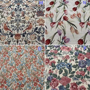 Puede incluir: Un collage de cuatro paneles de muestras de tela tejida. El panel M presenta motivos de aves y flores en azul, rojo y crema. El panel N muestra tulipanes rojos y morados sobre un fondo crema. El panel O muestra peque&ntilde;as flores rosas y azules.