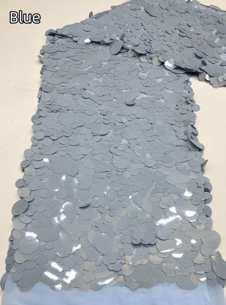 Impresionante tela base de gasa con lentejuelas, tela con lentejuelas de diferentes tamaños, ideal para vestidos de alta costura, camisetas sin mangas, vestidos formales y blazers de mujer. Azul
