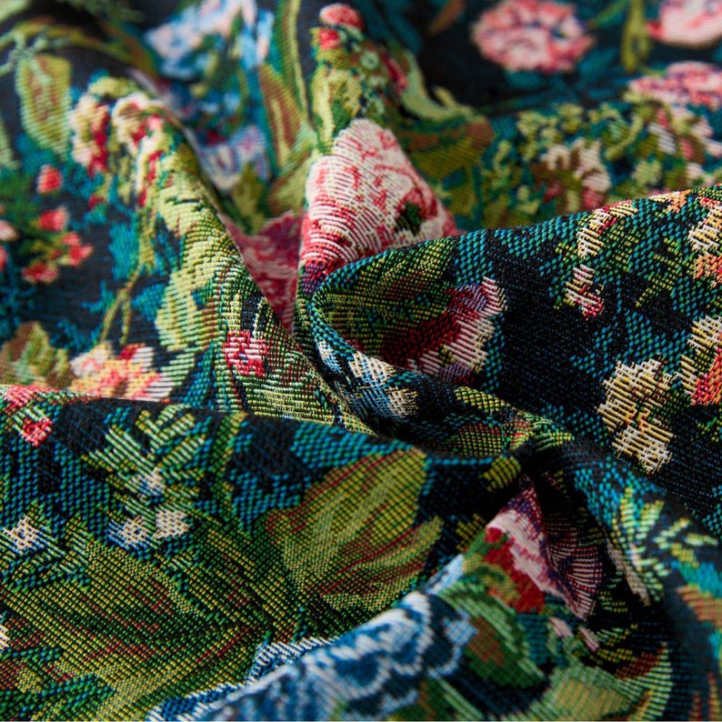 Tela jacquard de rosas vintage, tela de flores vibrantes y coloridas, tela para sofá, tela para camino de mesa, tela para chaleco, tela para vestido retro. imagen 4