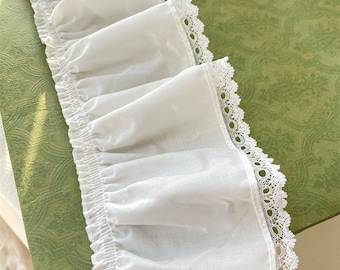 Delicate Cotton Trim with Eyelets Edge, Pleated trim, Off white Frill trim For DIY Accessory Costume, Cuff, costume collar design, 1 yard