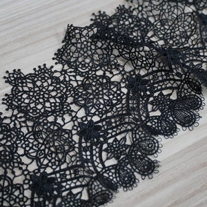 Off white lace, gorgeous wedding lace trim, cutwork embroidery lace, Black Flower Venice lace trim for jewelry or costumes, by 1 yard