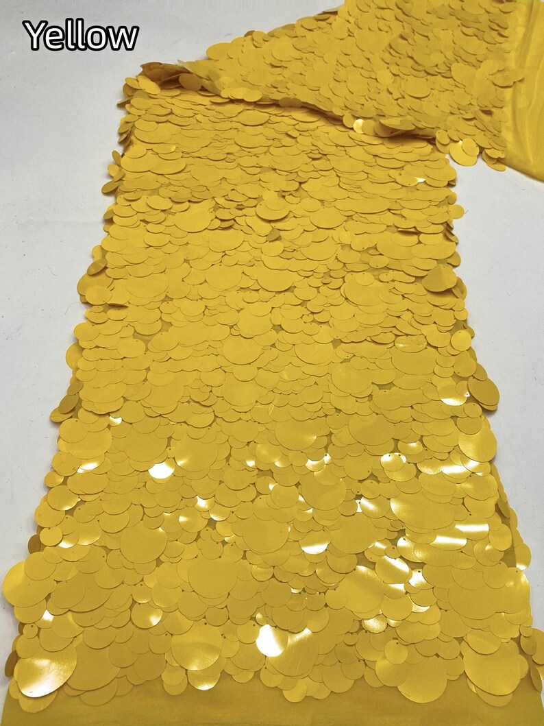 Impresionante tela base de gasa con lentejuelas, tela con lentejuelas de diferentes tamaños, ideal para vestidos de alta costura, camisetas sin mangas, vestidos formales y blazers de mujer. Amarillo