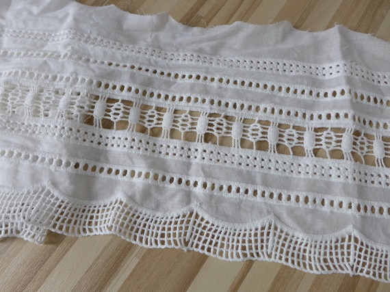 1 Yard Beautiful embroidered Crochet Dangling lace trimming Curtain dress Fashio 