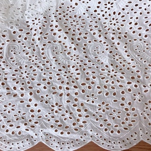 Cotton Fabric Retro Eyelet Flower Cotton Lace Fabric in off White for ...