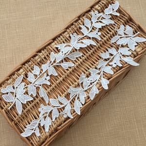Off white Venice Lace Applique, Long leave Trim Applique Pair, Sewing Embroidery Vine Patches for Costumes, Bodice, wedding Lace, 1 pair