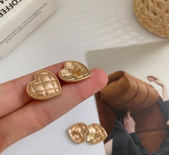 Craftisum 20pcs Heart Shank Buttons - Gold Metal With Faux Pearl, 18mm (23/32") For Sewing & Embellishment 1 thumbnail image