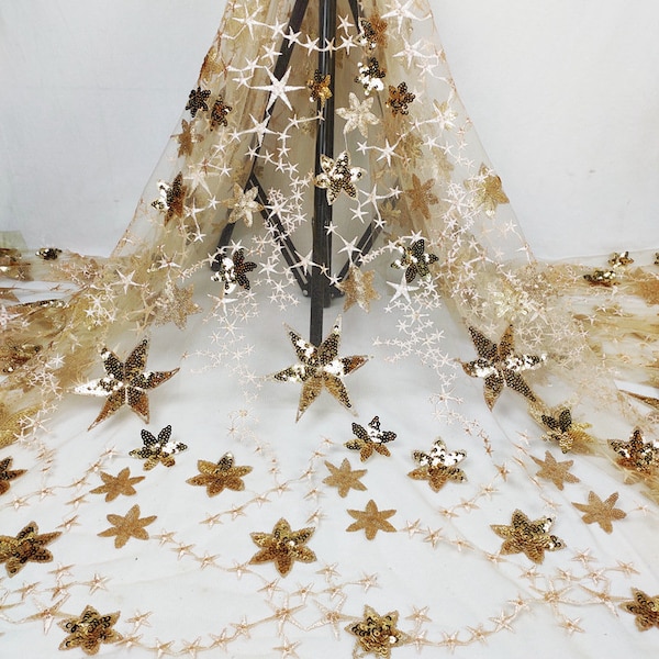 見事なギャラクシースパンコールスター生地、パーティードレス、イブニングドレス、プロムガウン用のキラキラゴールドスパンコールチュール生地、幅53インチ、1ヤード