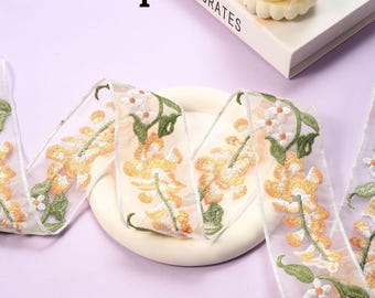 刺繍入り藤のつる花柄オーガンザレーストリム（オフホワイト、紫色の花