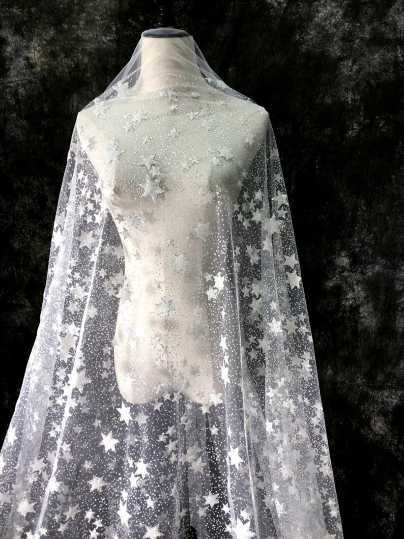 Preciosa tela de tul con estrellas brillantes, tela de estrellas plateadas para decoración de fiestas, vestidos de noche, vestidos de graduación, velos de novia y vestidos de novia, 1 yarda. imagen 5