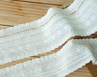 Off white cotton embroidery flower lace trim, Delicate Fabric Sewing Applique DIY ribbon trim, Garment, Bed cover Accessories, by 2 Yards