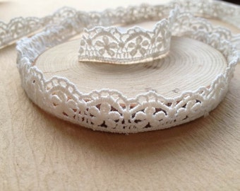 2 Yards Off White Cotton Ribbon Lace Trim for Sewing, Gift Wrap, Invitation card, Dolls, Quilts, Crafts