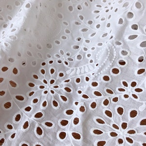 Cotton Fabric Retro Eyelet Flower Cotton Lace Fabric in off White for ...