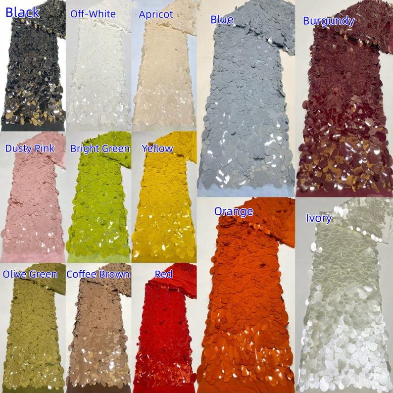 Puede incluir: Una colecci&oacute;n de doce muestras de tela con lentejuelas circulares en negro, blanco roto, albaricoque, azul, burdeos, rosa empolvado, verde brillante, amarillo, naranja, verde oliva, marr&oacute;n caf&eacute; y rojo, cada una etiquetada con su color.