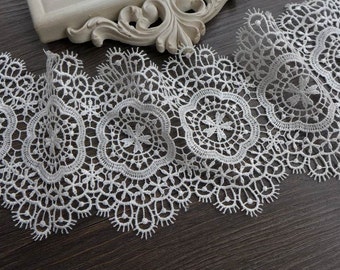 Venise Vintage Hollowed-out Lace Trim in Off white for Bridal, DIY wedding, Costume Supplies, by 1 Yard