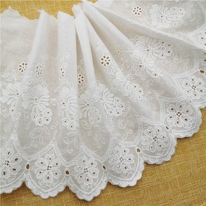 Chic Embroidery Flower Cotton Lace Trim in off White, Eyelets Scallop ...