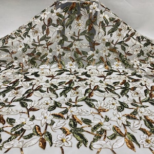 Broderat tyg med magnoliablommor, 3 + 5 MM blandade glittrande paljetter, lyxtyg för aftonklänning, cheongsam, formell klänning, blus, 1 kubikmeter