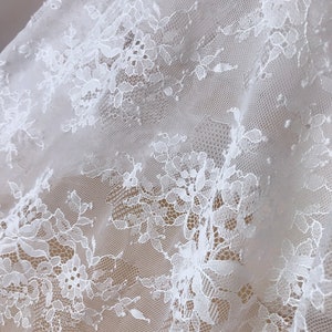 Weicher Chantilly Lace Stoff, Off white Kleid Stoff, Wimpernbesatz Stoffe für Schleier, Braut Robe, Taufkleid, Taufkleid