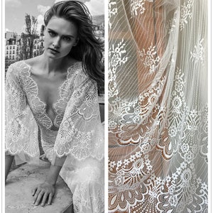 Weicher Chantilly Stoff in Off white, Französische Spitze, Ausgezackte Wimpern Stoffborte für Taufkleid, Dessous-Spitze, Taufkleid