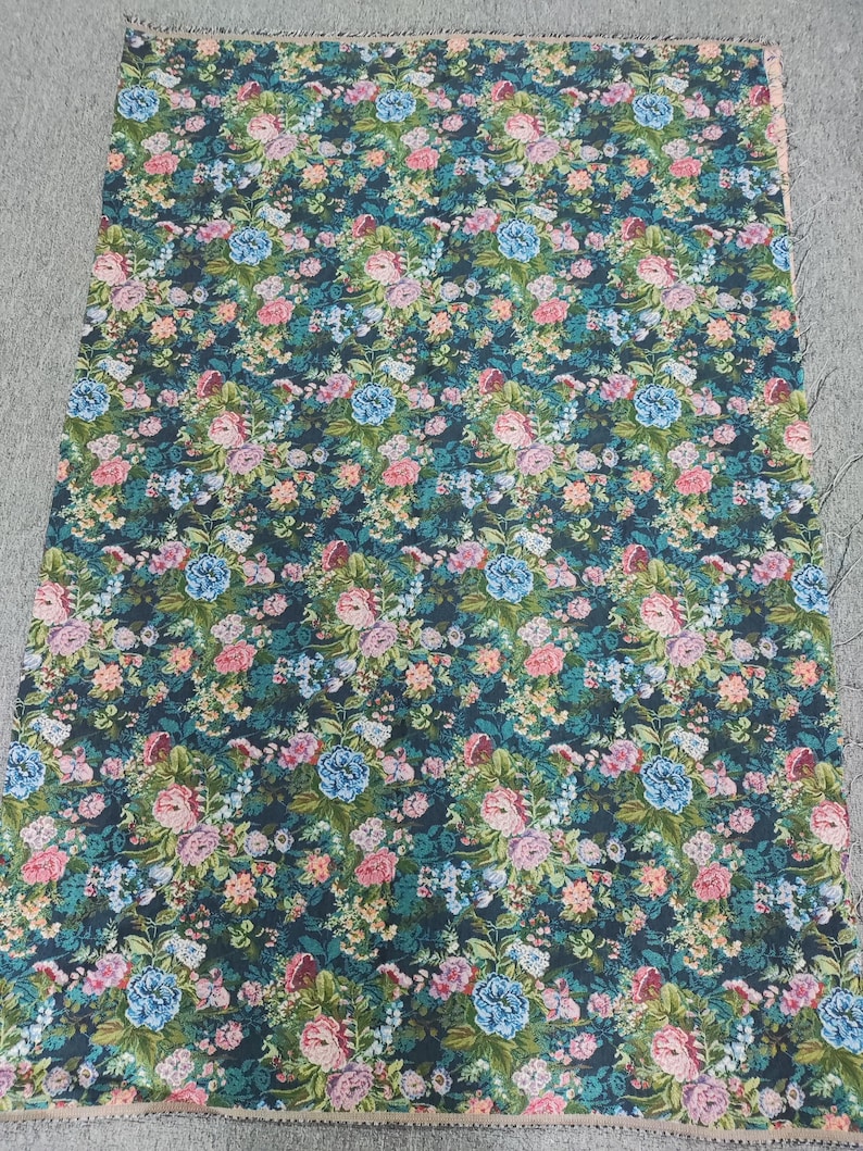 Tela jacquard de rosas vintage, tela de flores vibrantes y coloridas, tela para sofá, tela para camino de mesa, tela para chaleco, tela para vestido retro. imagen 12