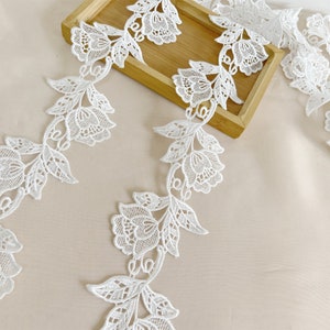 Venice Vine Batch Wedding Lace Trim, Floral Leaf trim in off white For Veil, Sashes, Bridal Belt, Dresses, Strap, costume sewing