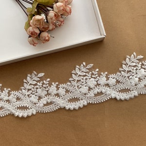 Embroidery Bridal Veil Lace Trim in Ivory, Delicate Leaf Floral Sequins Water Wave scallop trim, Wedding Costume Supply, 1 Yard