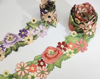 3cm フォークフローラル刺繍トリム、9ヤードロール | ブラックマルチ