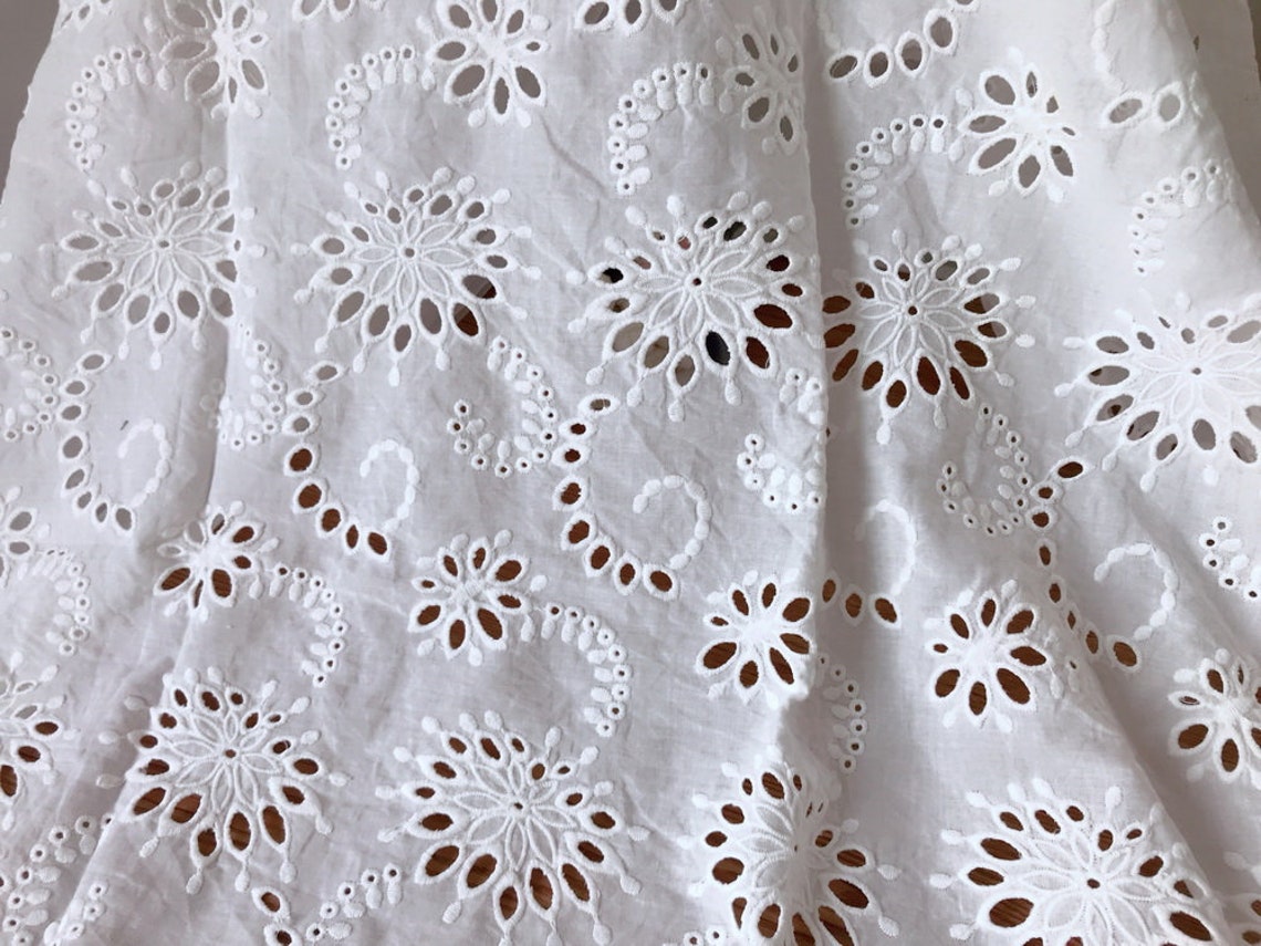 53 Wide Cotton Eyelet Flower Lace Fabric in Off white | Etsy