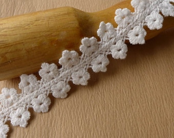 Pretty Cotton Lace Trim, Little Flower Trim, Off white Ribbon Lace Fabric Trim for Bridal, Sewing, Applique, Gift wrap, Crafting, by 2 yards