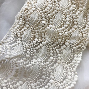 Scalloped Cotton Lace, Retro Style Beige Hollow out Lace Trim, Wave Pattern Trim Fabric, By 1 Yard