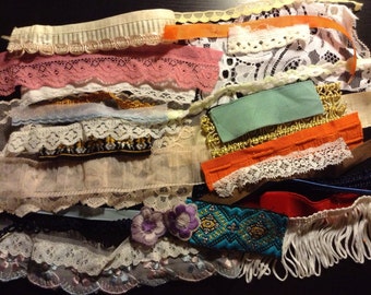 Assorted vintage lace, trim and ribbons (30 unique pieces)