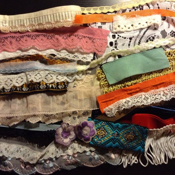 Assorted vintage lace, trim and ribbons (30 unique pieces)
