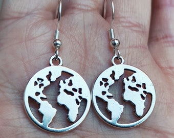 Boucles d'oreille monde, Boucle d'oreille charm, Clip On monde, Breloque monde, Breloques argent tibétain, Breloques argentées,