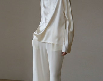 23102---Heavy Weight 30mm Silk Charmeuse Pullover Blouse with Extra Long Sleeves in Lilac Purple Color,  MInimalist Wedding / Cocktail Suit.