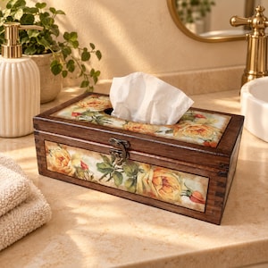 Boîte à mouchoirs en bois faite main – Décor vintage roses cottagecore