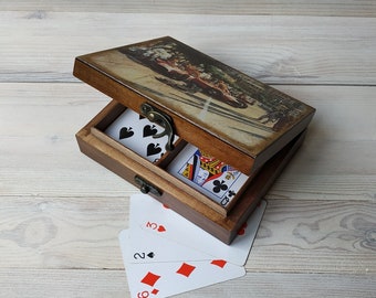 Spielkartenbox aus Holz