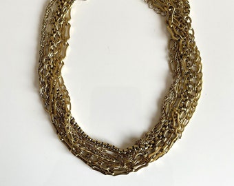 Choker made of a chain. Several channels available