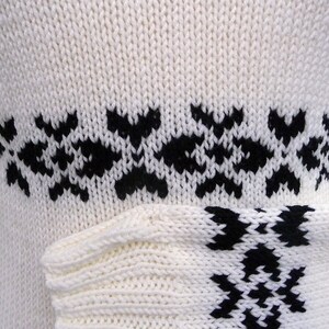 Sarah's white jumper a knitting pattern inspired by The image 4