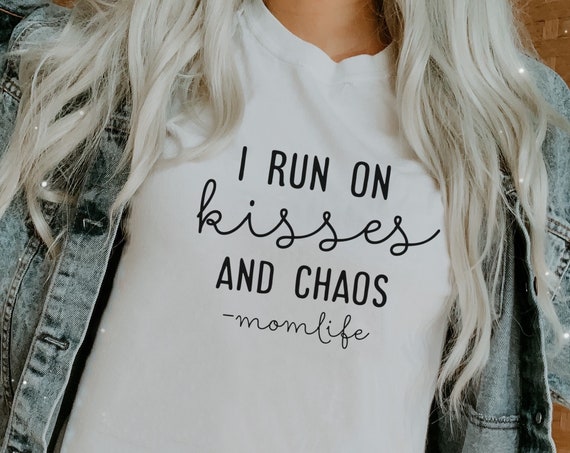 I Run on Kisses and Chaos Valentine PNG for Sublimation Or Print, Designs for Sublimation, 300 dpi, Mom Valentines png , Mom Life png